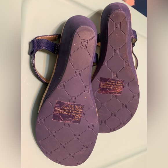 Blue Chaps sandals with cork bottoms and blue wedge. - Picture 3 of 3